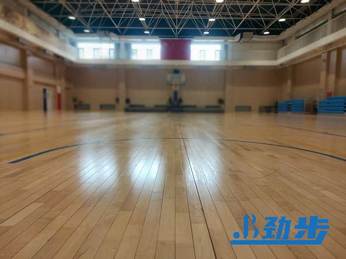 劲步运动木地板翻新