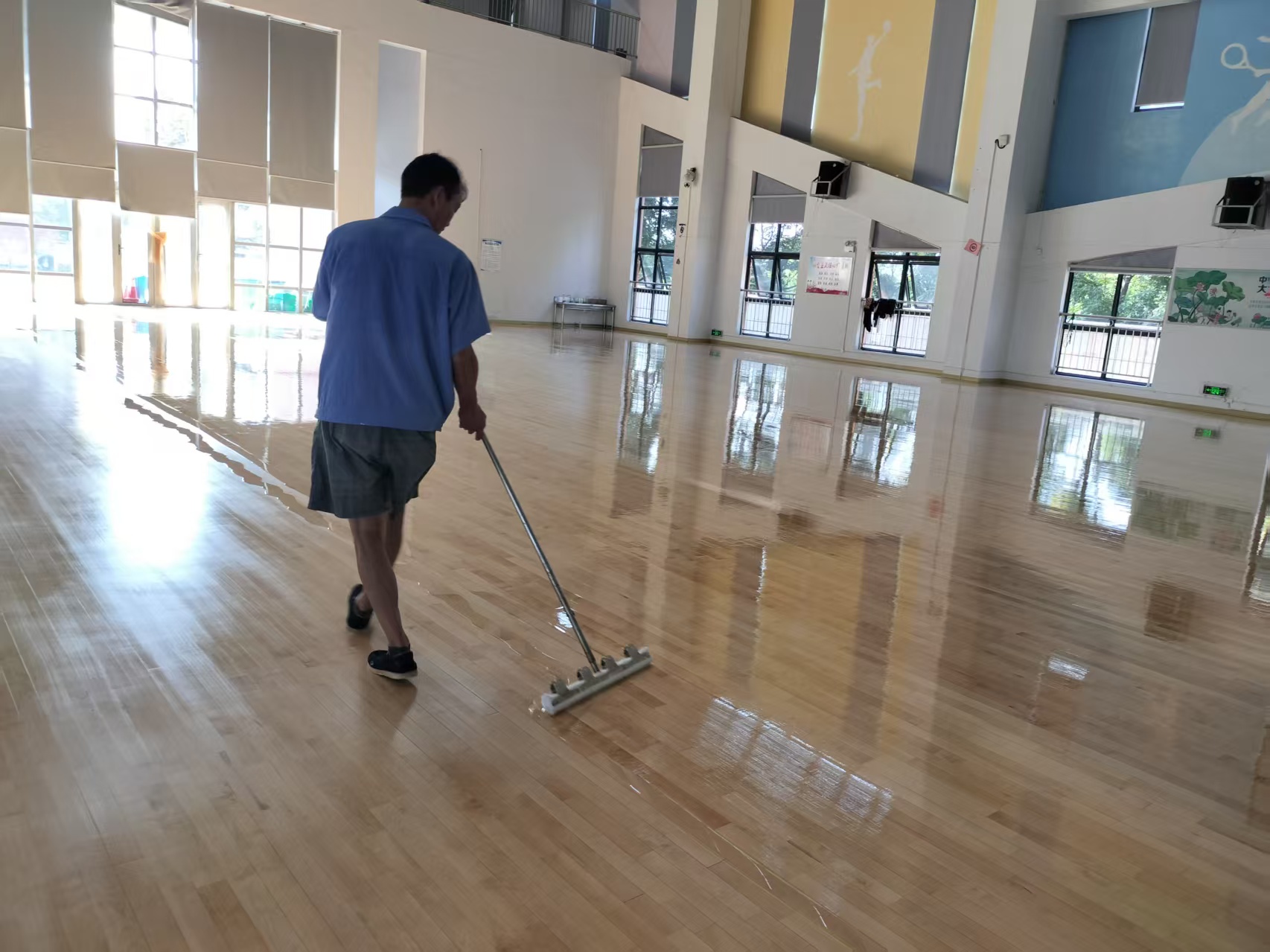 篮球馆运动木地板翻新