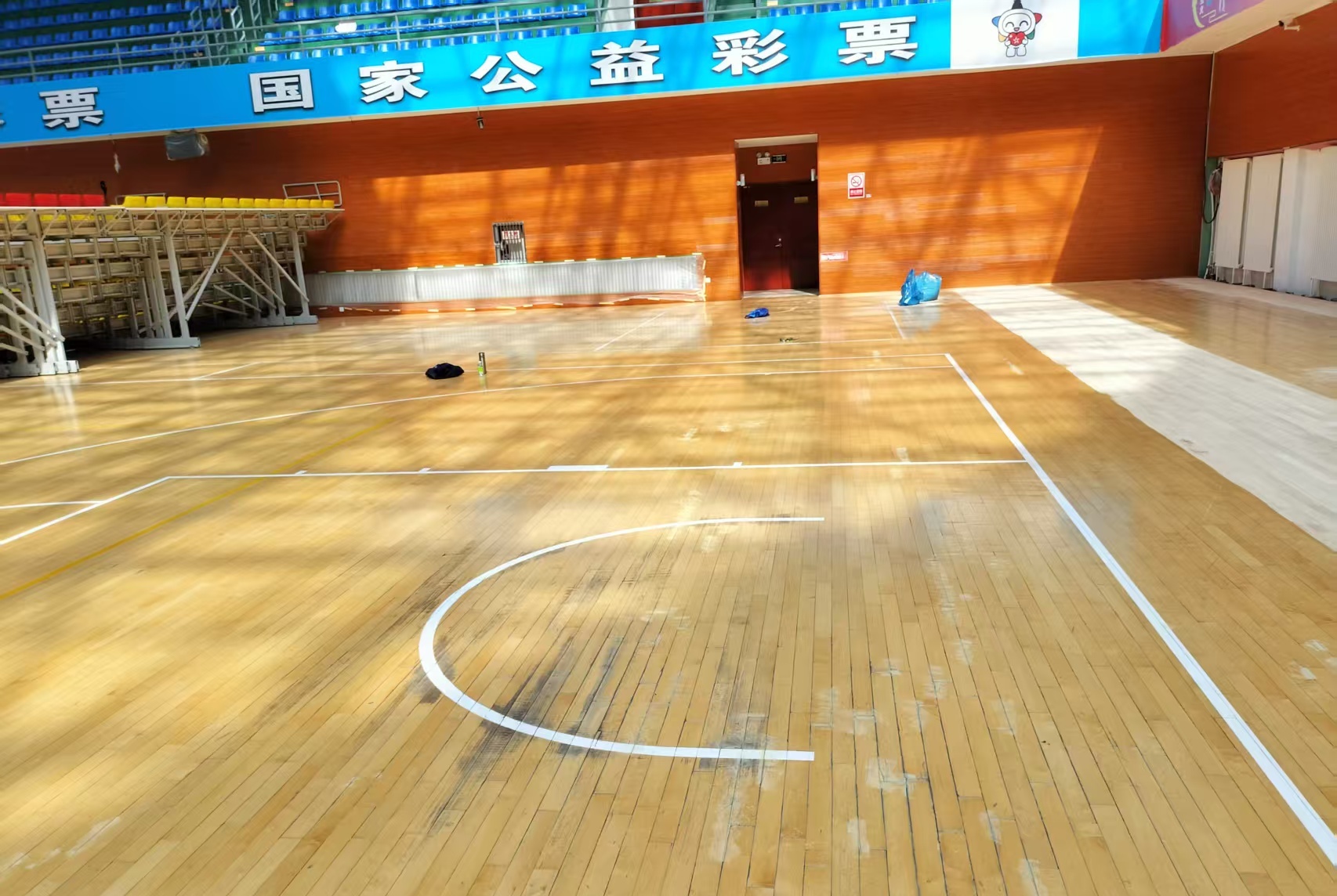 运动木地板翻新