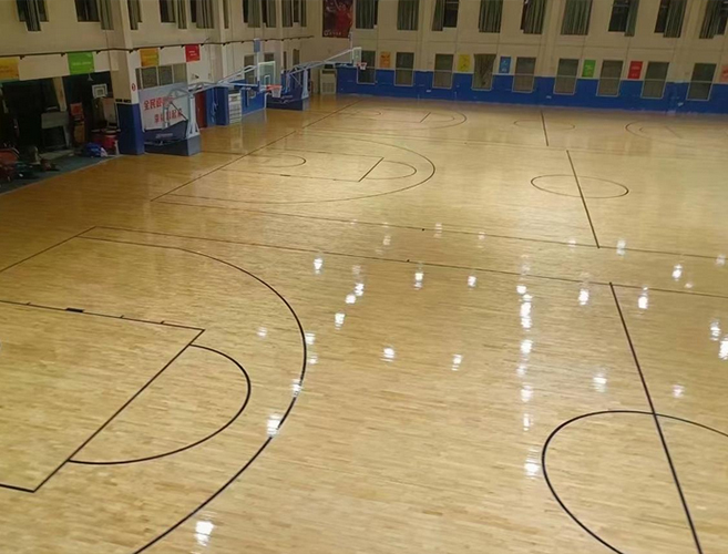 成都高校体育馆运动木地板翻新项目——“无尘”翻新守护师生健康