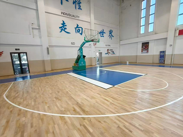 企业员工篮球馆运动木地板翻新——从仓库到现代化球馆的蜕变