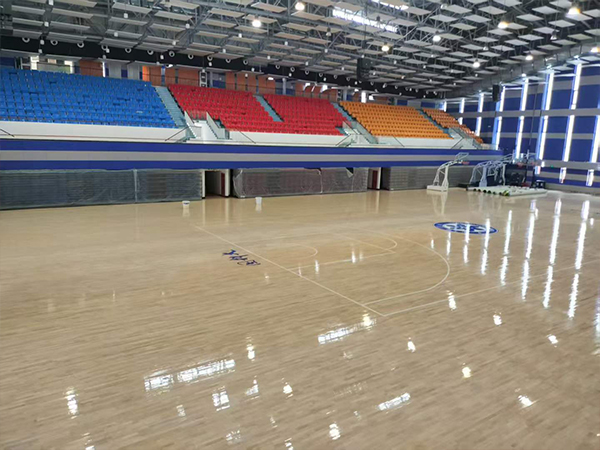 实木地板翻新改色：让旧地板焕新颜，空间大变身