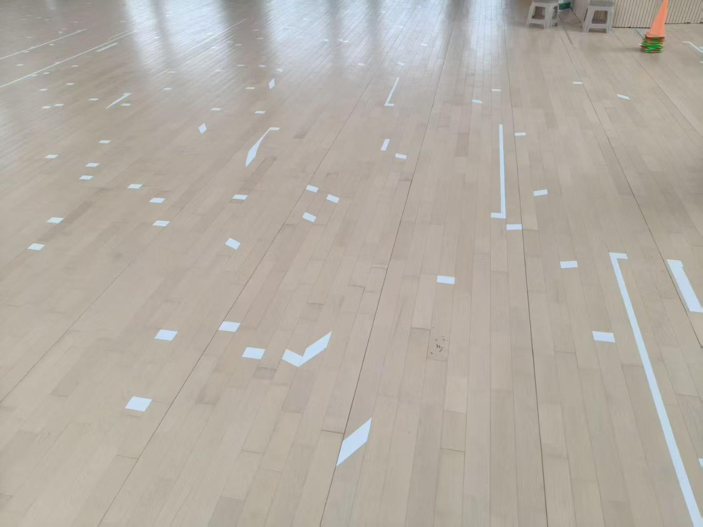 篮球馆地板翻新多少钱