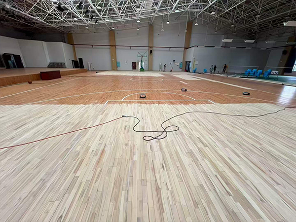 体育馆地板保养办法：做好这4点，延长寿命10年