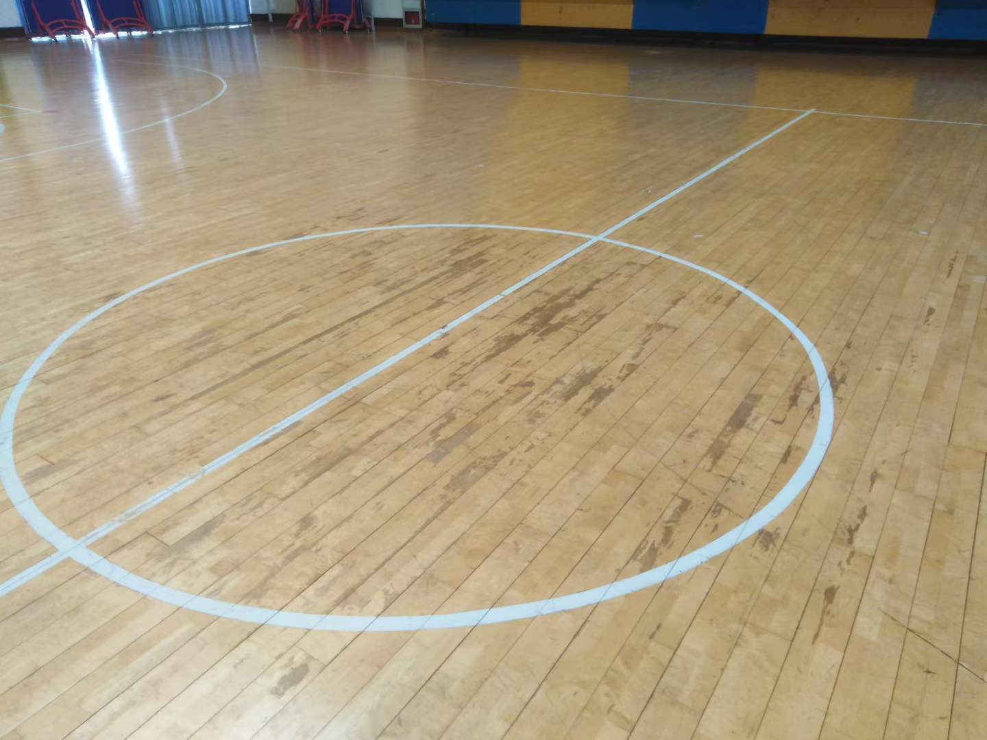 篮球馆木地板翻新维修