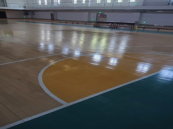 唐山市车轴山中学篮球馆运动木地板清洁保养