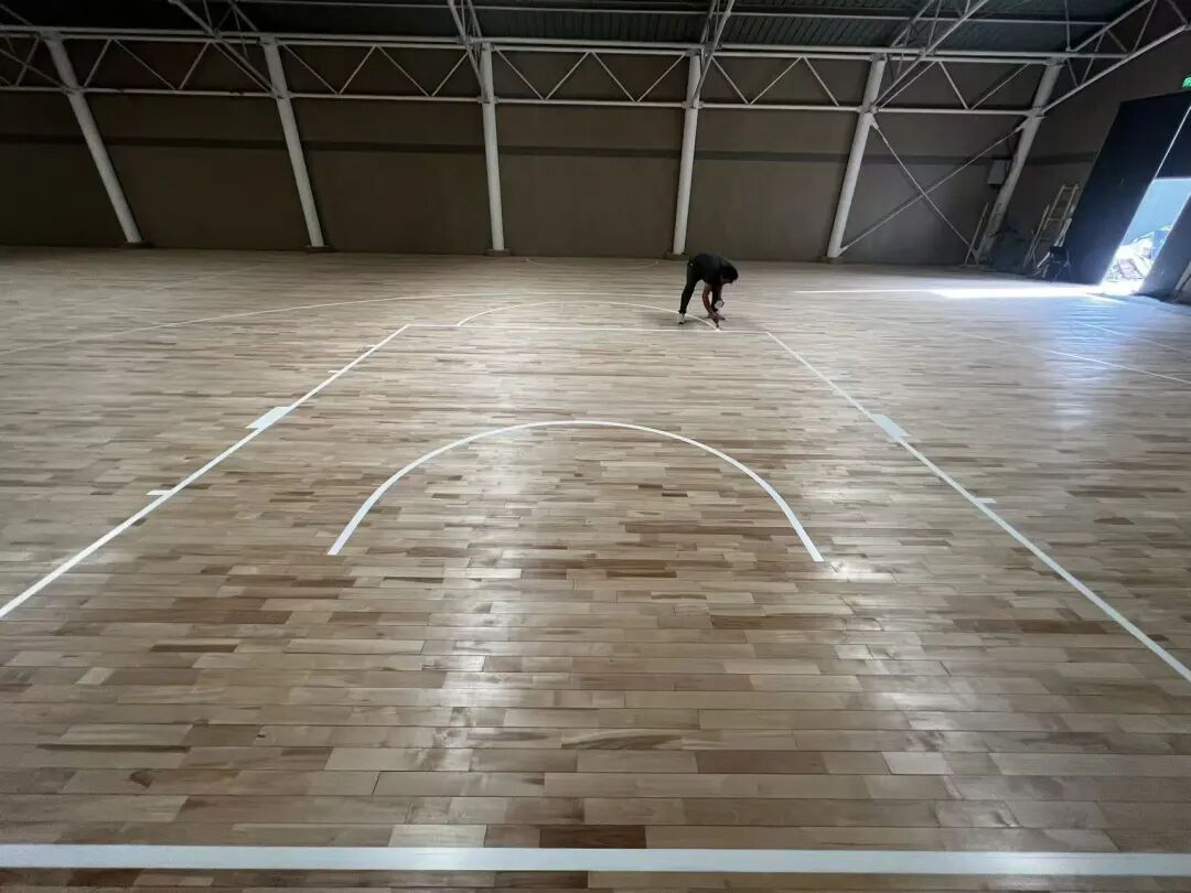 体育运动木地板翻新