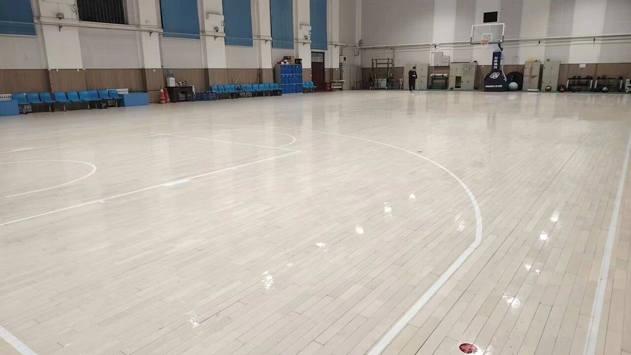 篮球馆地板翻新价格