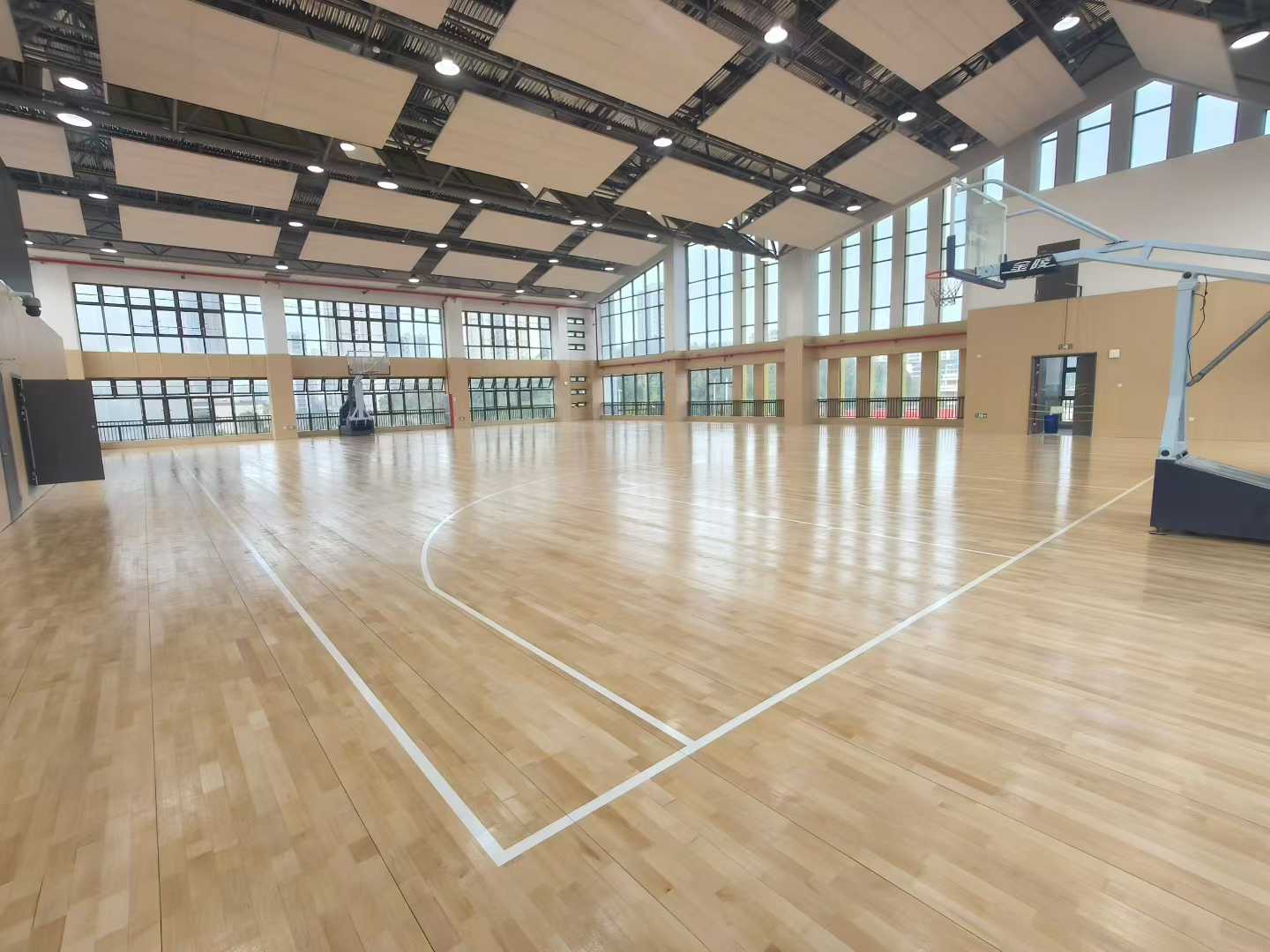 篮球馆运动木地板打磨翻新