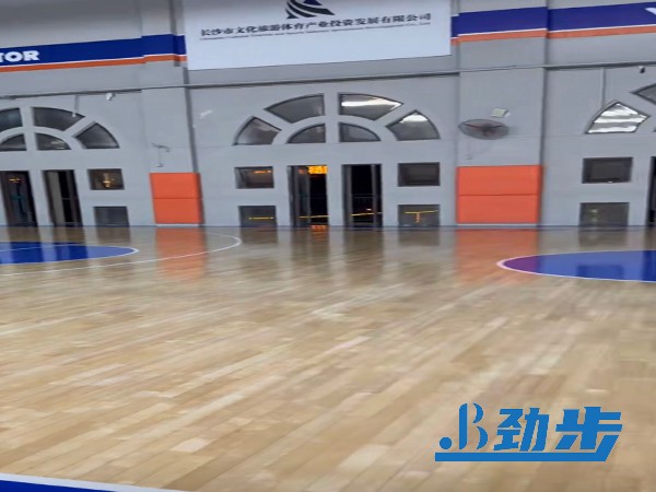 篮球馆木地板翻新