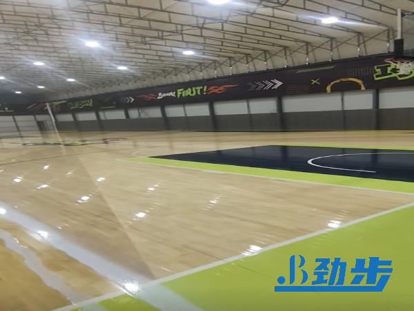 篮球馆木地板翻新