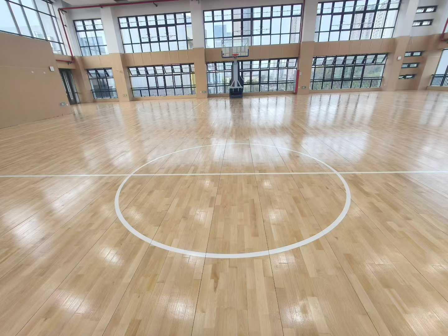 体育馆木地板翻新多少钱