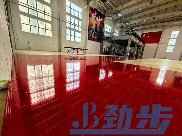 运动地板彩漆怎么做？标准化施工打造专业运动场地视觉效果