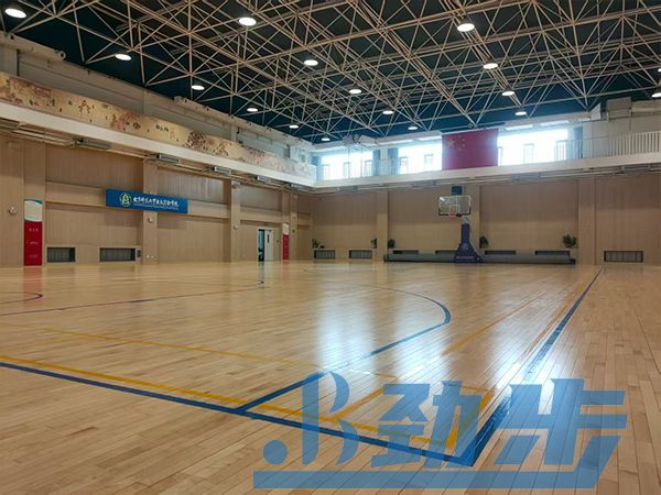 室内运动木地板翻新施工