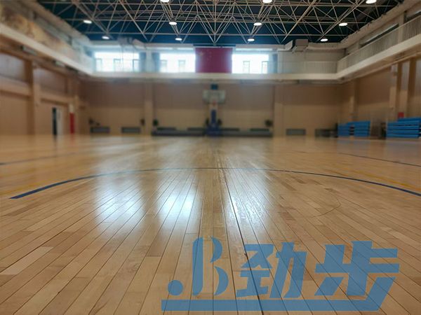 室内运动木地板翻新施工