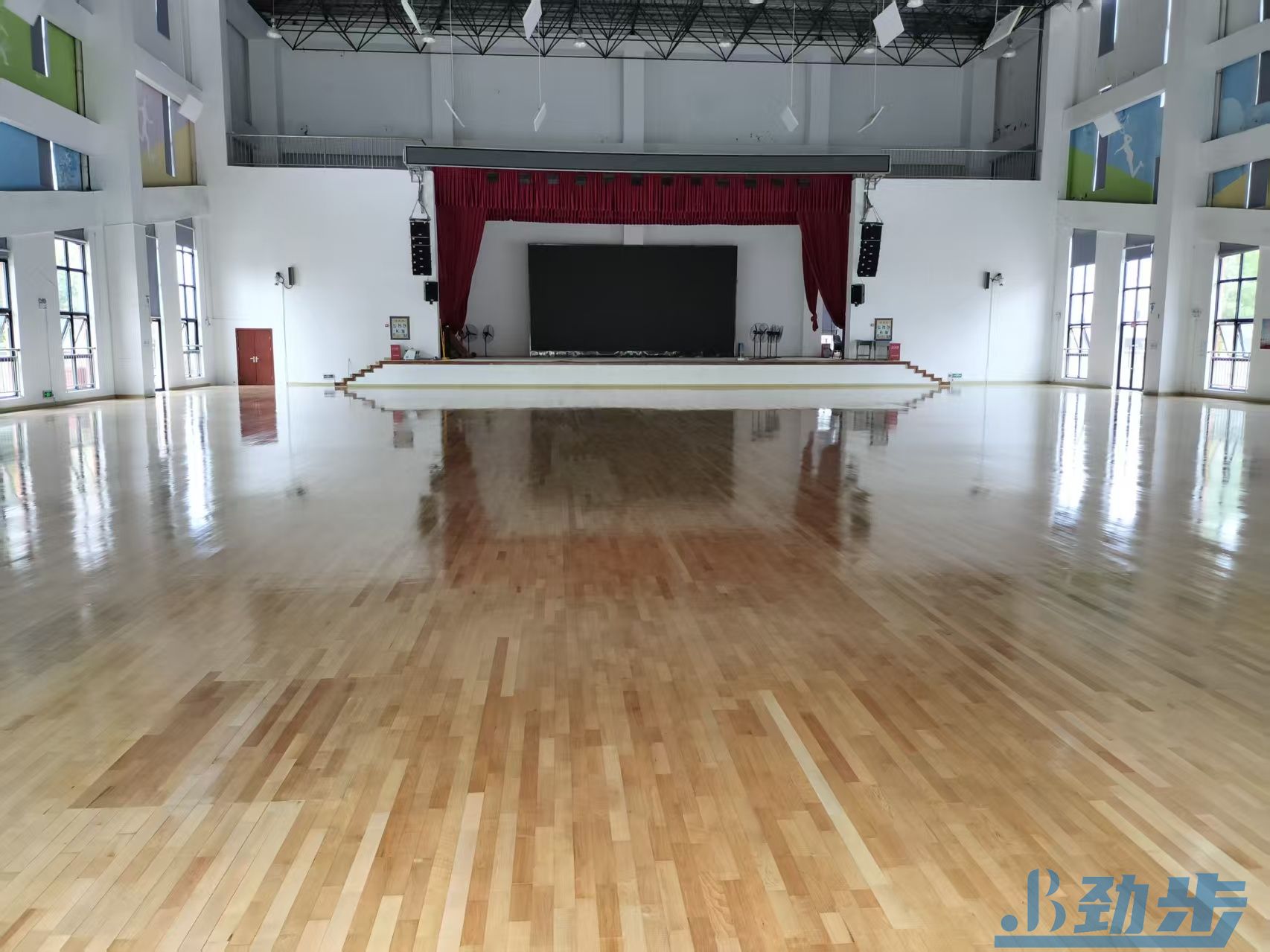 运动地板翻新多少钱