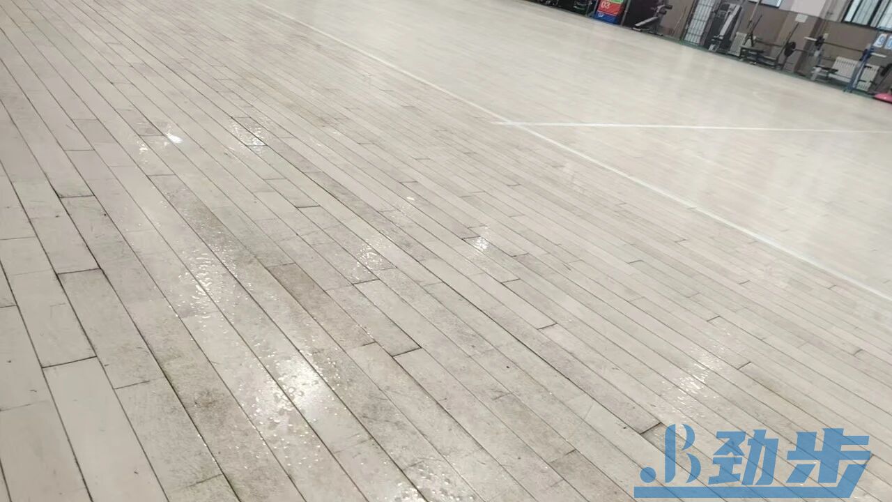 篮球馆木地板翻新多少钱