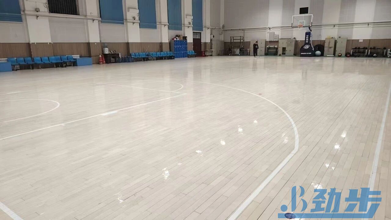 篮球馆木地板翻新多少钱