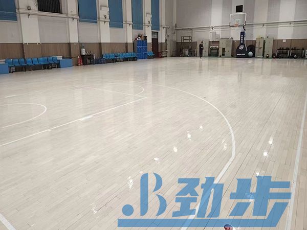 篮球馆木地板翻新多少钱？理性看待预算，选对场馆焕新方案